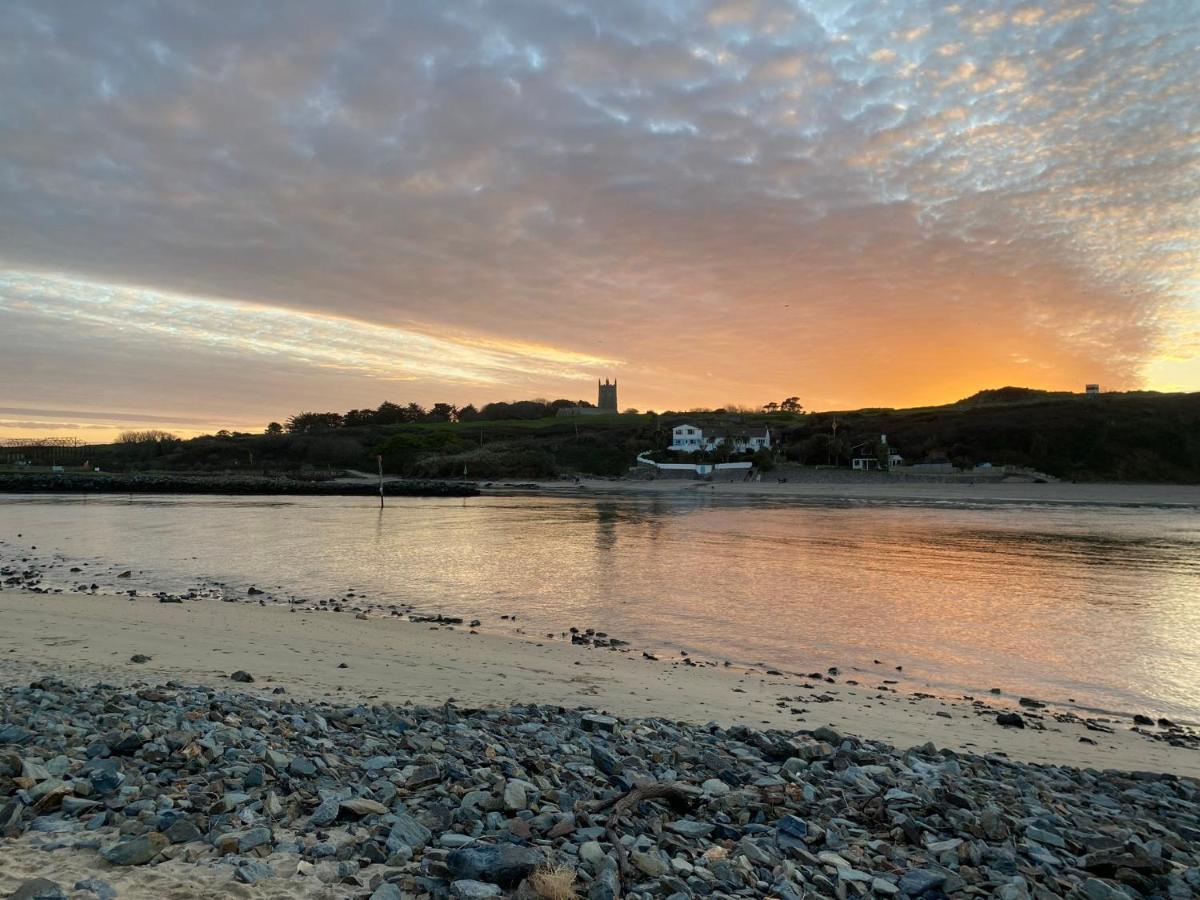 Bodriggy Barn Holiday Cottage Near St Ives Хейл Экстерьер фото
